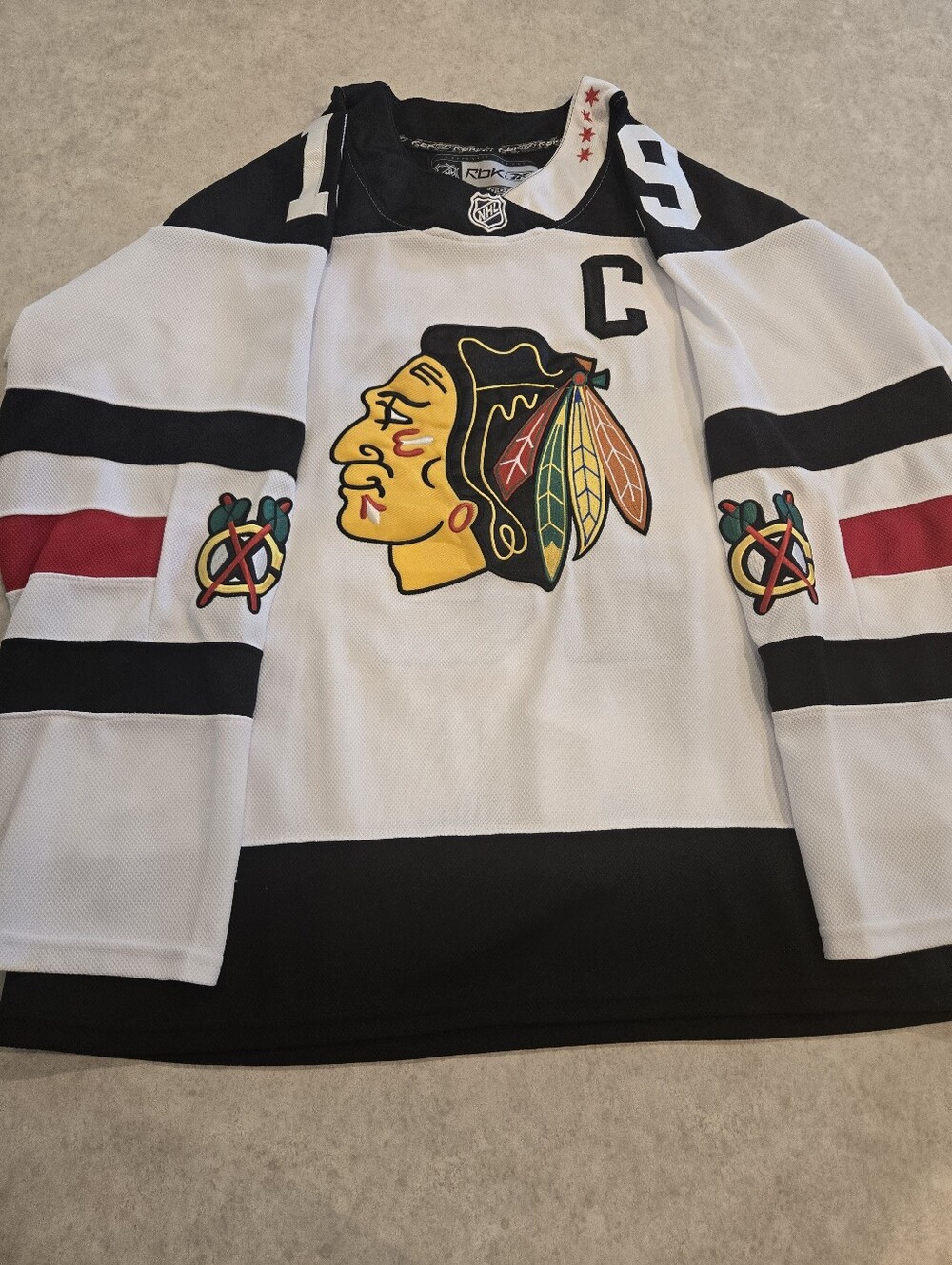 Jonathan Toews - Chicago Blackhawks Jersey Size 52.